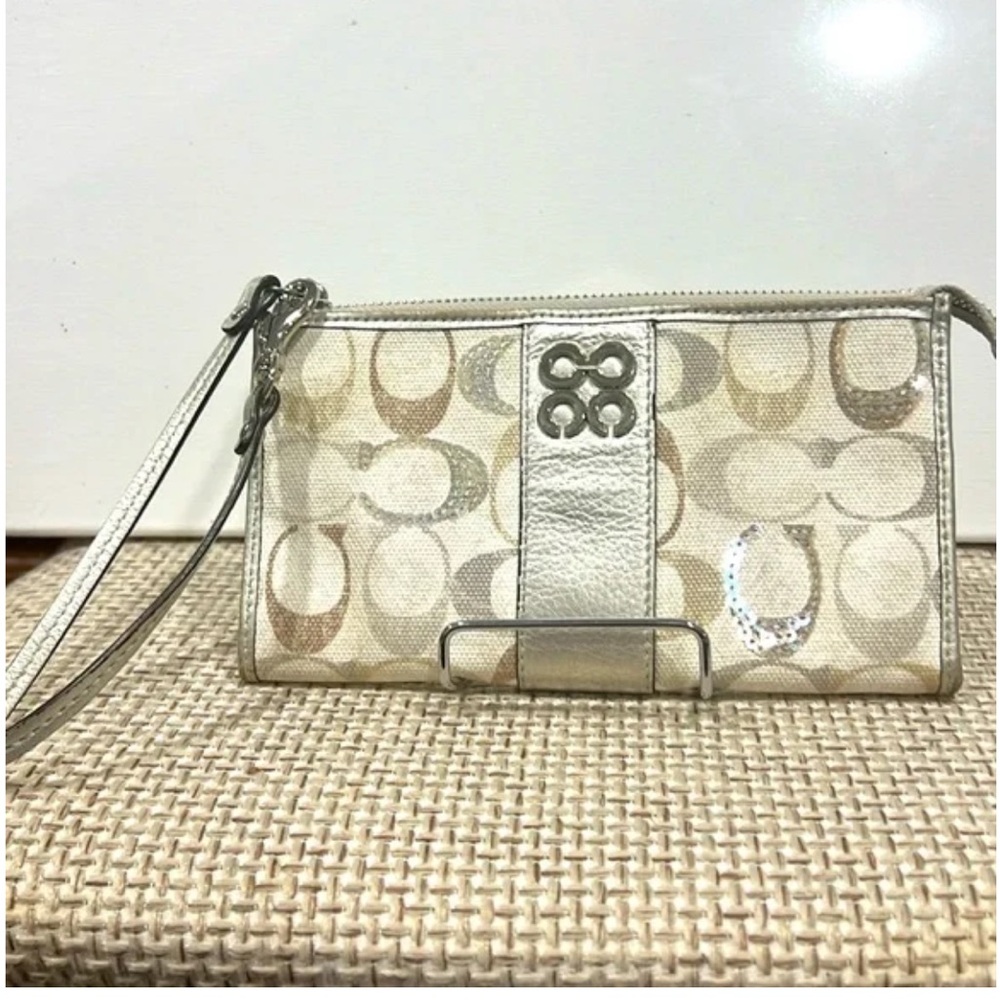 Euc RARE Coach Julia White Beige Gray Sequined Zippy Wristlet Wallet 47492